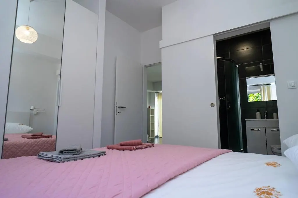 Apartment A1 With Private Pool Trogir
